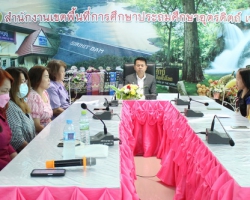 สวดมนต์ไหว้พระ ทำสมาธิก่อนเริ่มปฏิบัติงาน ตามนโยบาย 12 เป้าหมายร่วมจังหวัดอุตรดิตถ์ในเรื่อง “จังหวัดคุณธรรม”