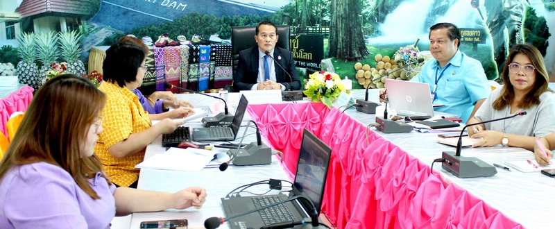 ประชุมชี้แจงแนวทางการดำเนินงานโครงการน้อมนำพระบรมราโชบายด้านการศึกษาในหลวงรัชกาลที่ 10 สู่การปฏิบัติ  ในรูปแบบออนไลน์ ผ่านโปรแกรม ZOOM 