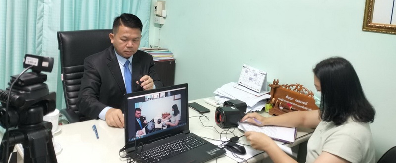 ประชุมคณะกรรมการตรวจรับพัสดุ สำหรับการจัดซื้อครุภัณฑ์การศึกษา รายการโต๊ะเก้าอี้นักเรียน ผ่านระบบ Zoom 