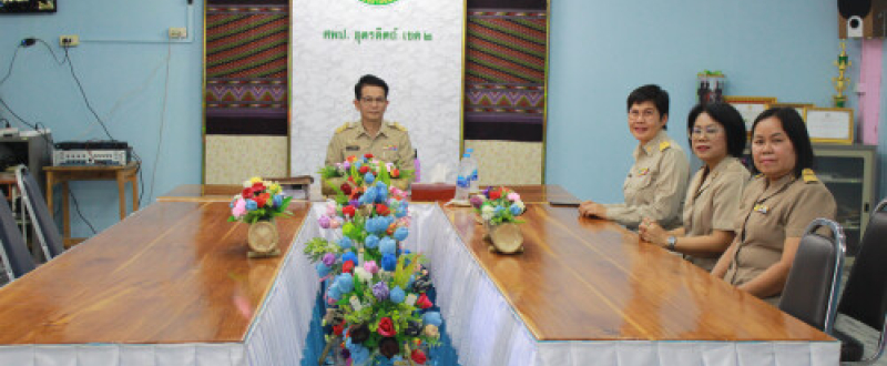 ตรวจเยี่ยมโรงเรียนในสังกัดสำนักงานเขตพื้นที่การศึกษาประถมศึกษาอุตรดิตถ์ เขต 2